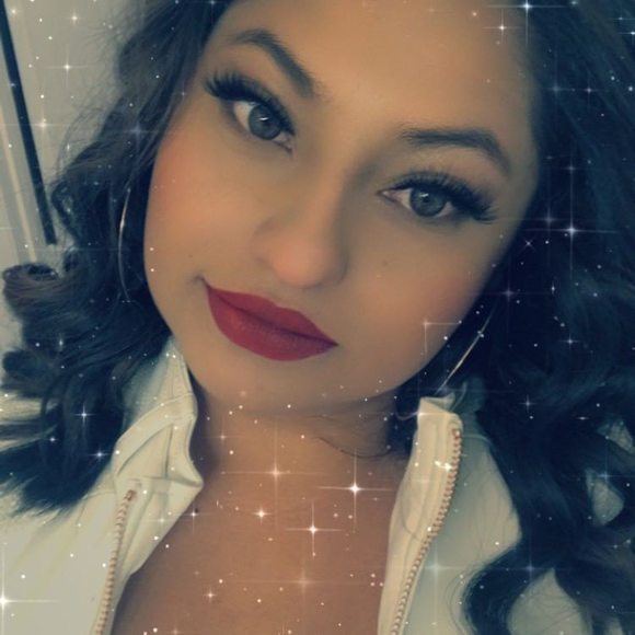 Meet your Posher, Cynthia - Picture 1 of 1